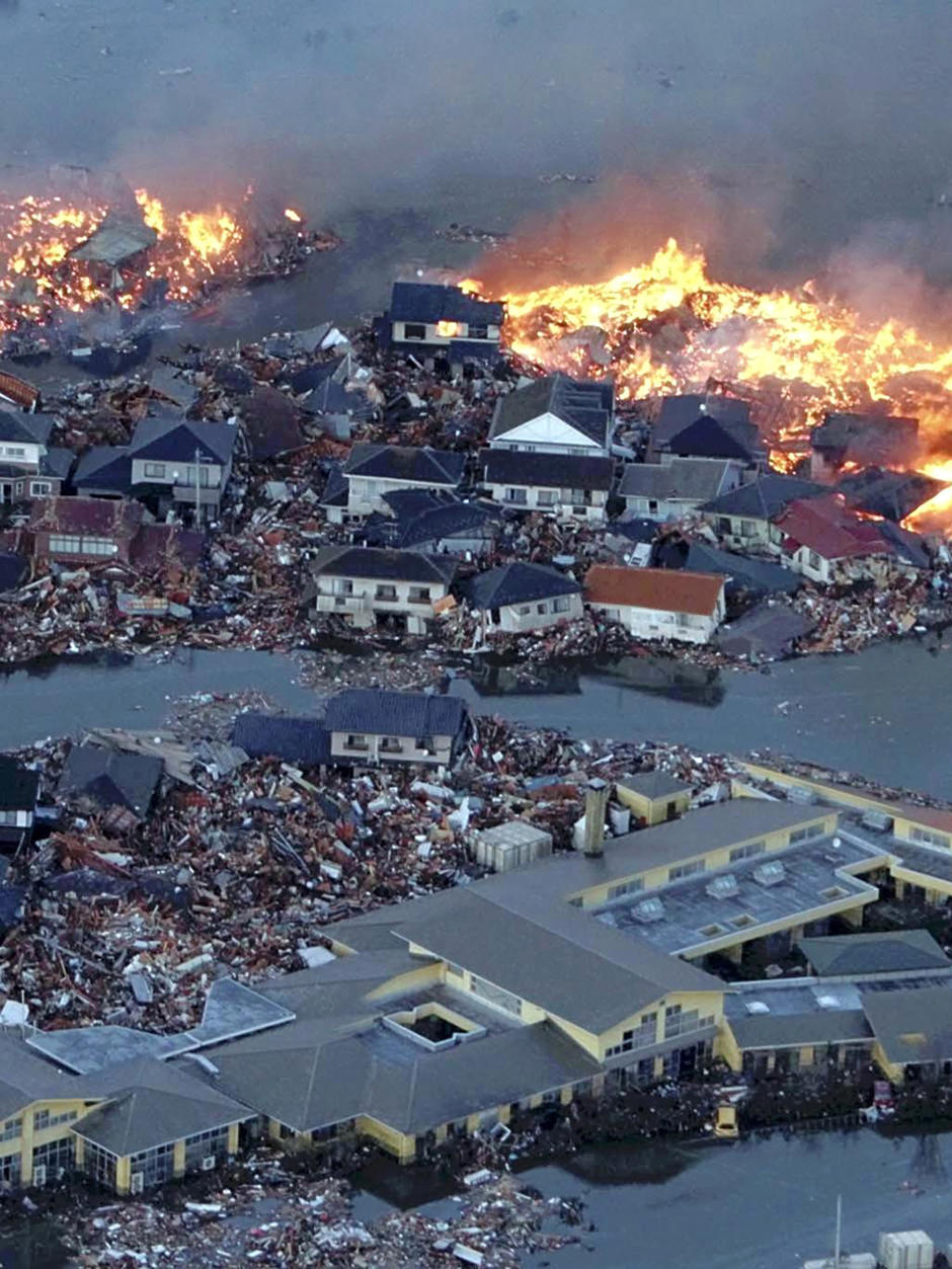 japan-tsunami.jpg